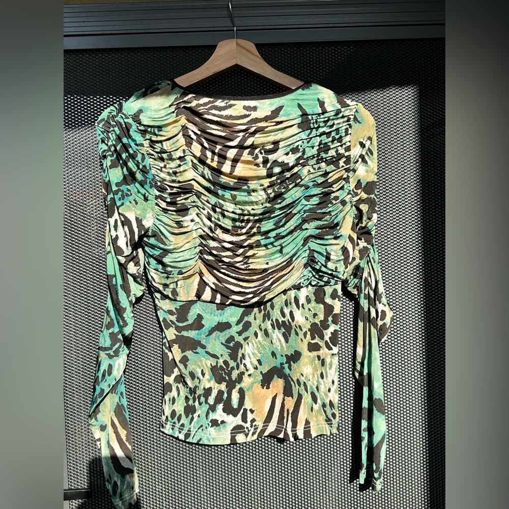 HarryWHO Green Leopard Jersey Top with Velvet Finish Size 14 - Picture 2 of 11